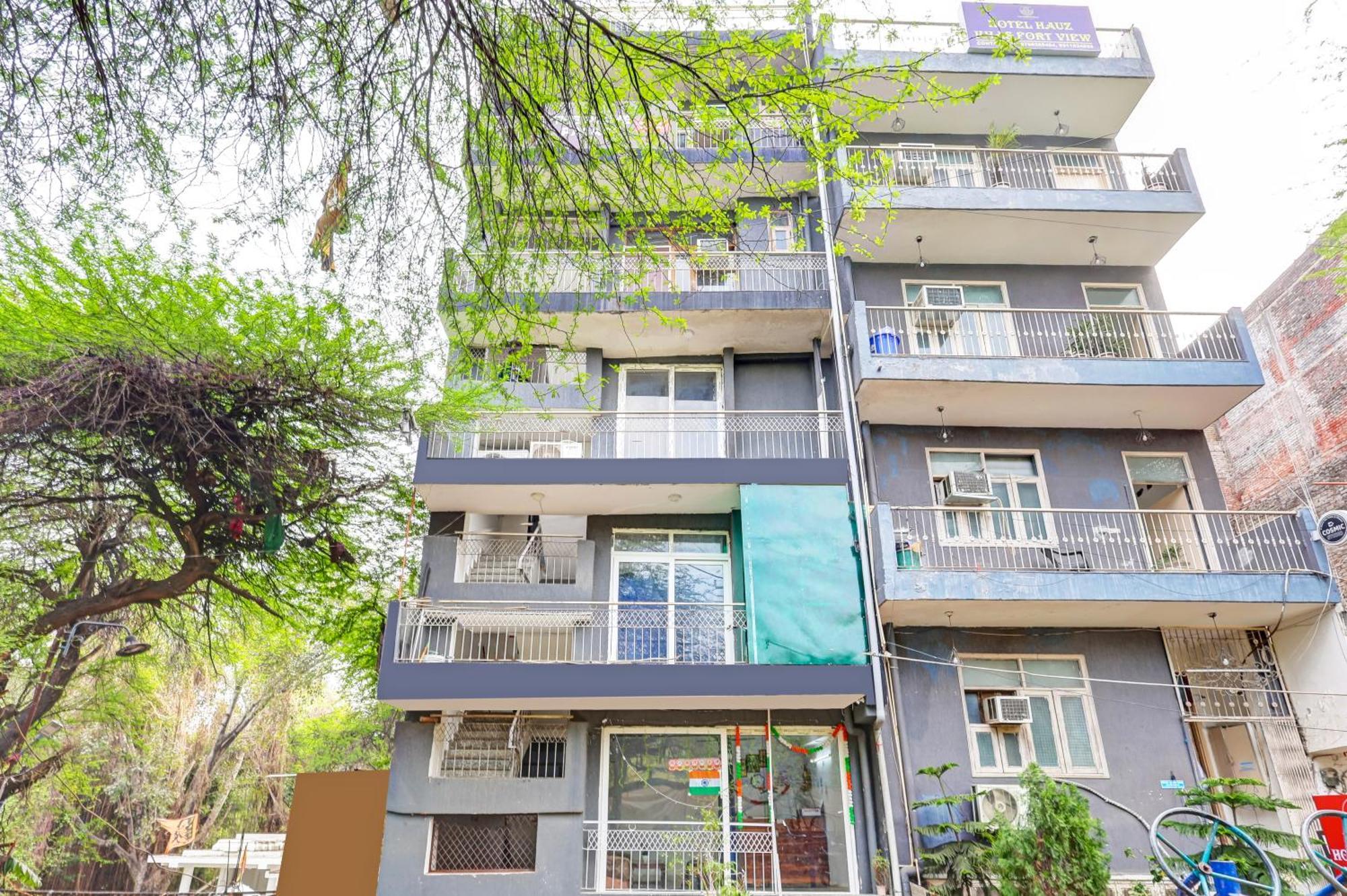 Great Near Hauz Khas Deer Park * New Delhi